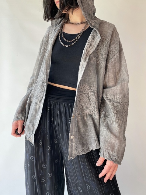 Haftowana bluzka z kapturem