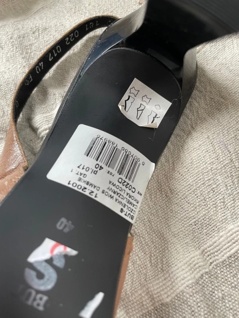 Kawowe czółenka na obcasie, deadstock