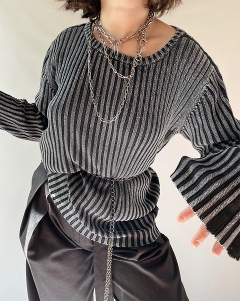 Ciemnoszary sweter longsleeve