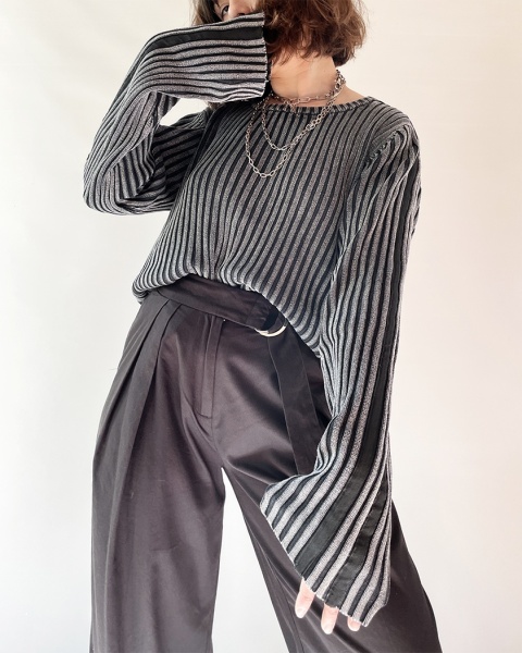 Ciemnoszary sweter longsleeve