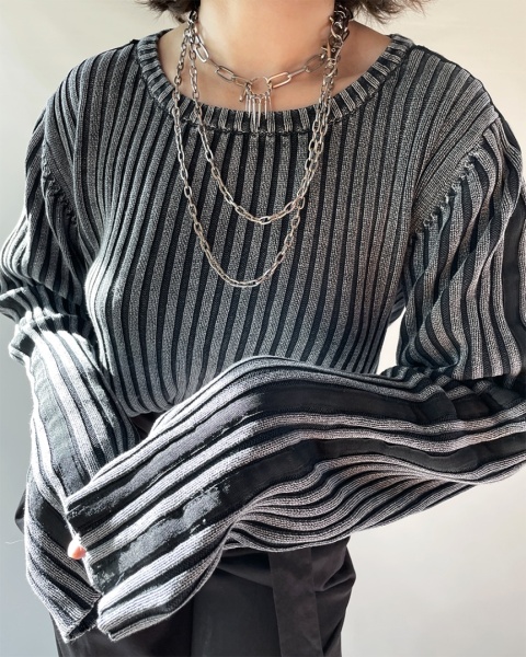 Ciemnoszary sweter longsleeve