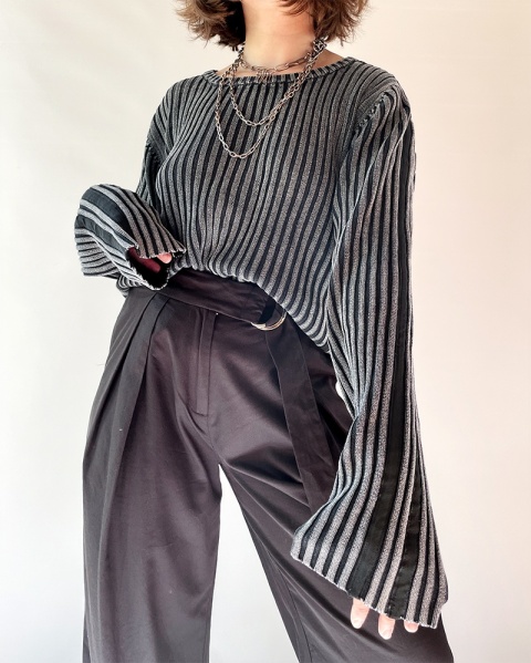 Ciemnoszary sweter longsleeve