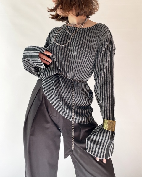 Ciemnoszary sweter longsleeve