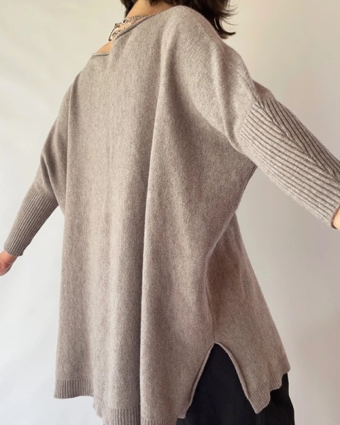 Kawowy swetetrek oversize