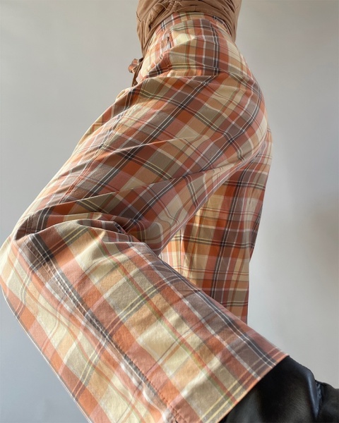 Spodnie w jesienną kratkę