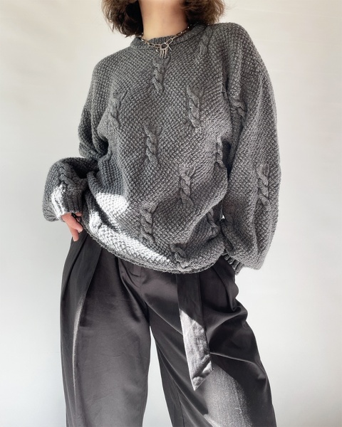 Szary sweter handmade