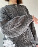 Szary sweter handmade