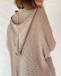 Sweter z kapturem