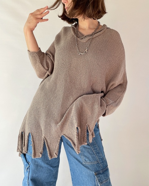 Sweter z kapturem