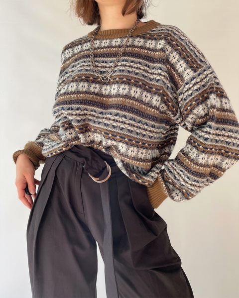Sweter w szlaczki