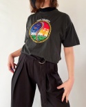 T-shirt z kolorową wyszywanką